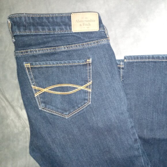 Ambercrombie and Fitch Demin Sz 4 - Picture 3 of 3